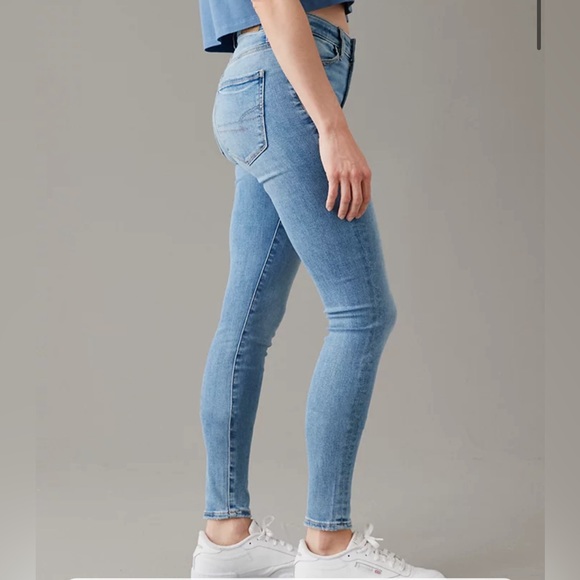 American Eagle Ultra Stretch Light Wash Jegging - Picture 2 of 6